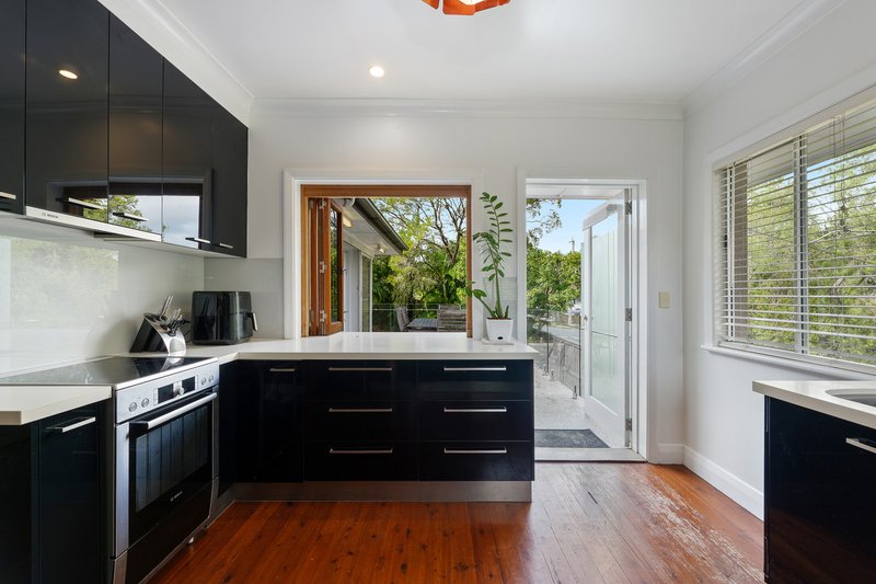 Photo - 7 Yates Avenue, Ashgrove QLD 4060 - Image 5
