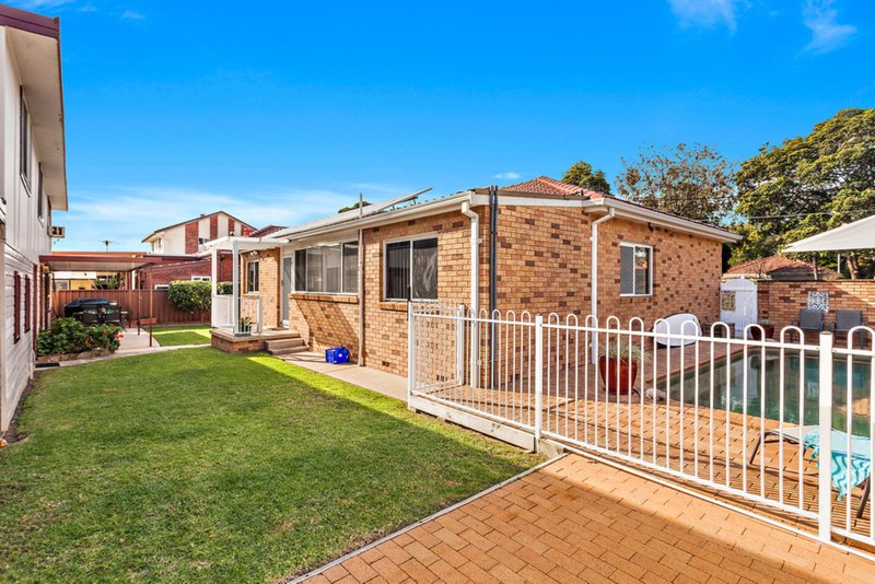 Photo - 7 Yathong Road, Caringbah NSW 2229 - Image 12