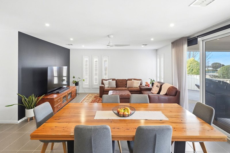 Photo - 7 Younger Street, Bacchus Marsh VIC 3340 - Image 6