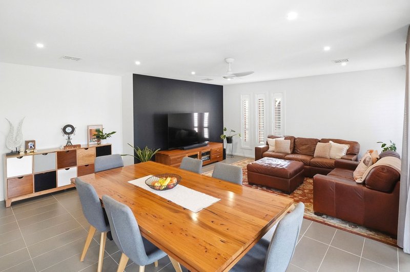 Photo - 7 Younger Street, Bacchus Marsh VIC 3340 - Image 8