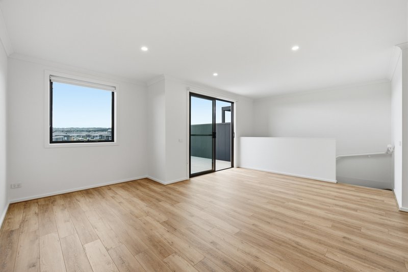 Photo - 7 Yser Walk, Berwick VIC 3806 - Image 8