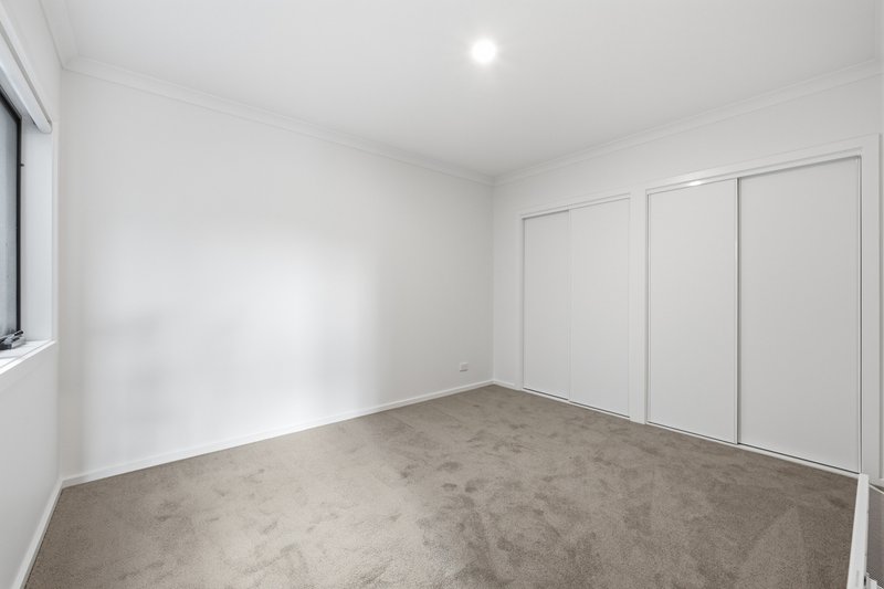 Photo - 7 Yser Walk, Berwick VIC 3806 - Image 10