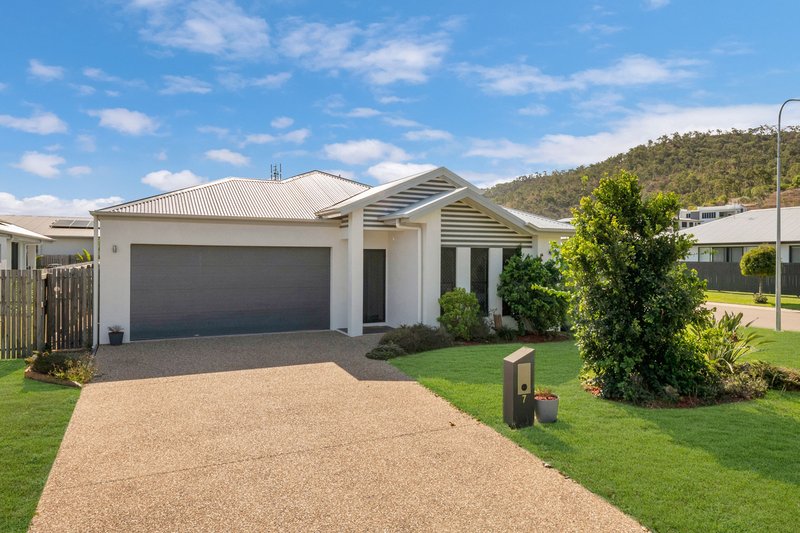 7 Yumba Circuit, Mount Louisa QLD 4814