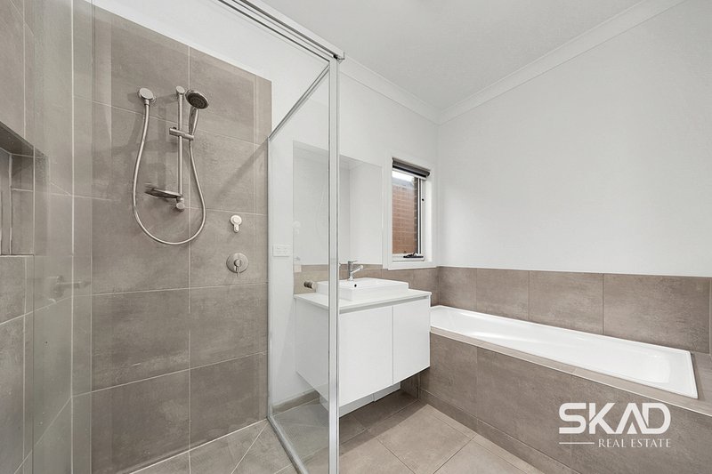 Photo - 7 Zeal Way, Craigieburn VIC 3064 - Image 7