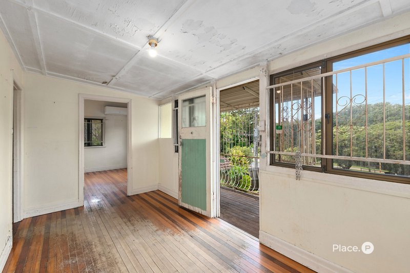 Photo - 70 Andrew Avenue, Tarragindi QLD 4121 - Image 3