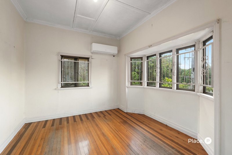 Photo - 70 Andrew Avenue, Tarragindi QLD 4121 - Image 7