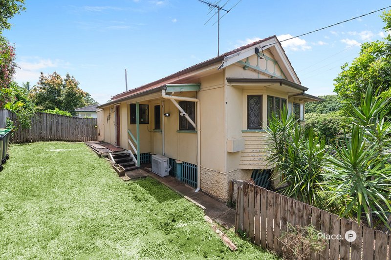 Photo - 70 Andrew Avenue, Tarragindi QLD 4121 - Image 11