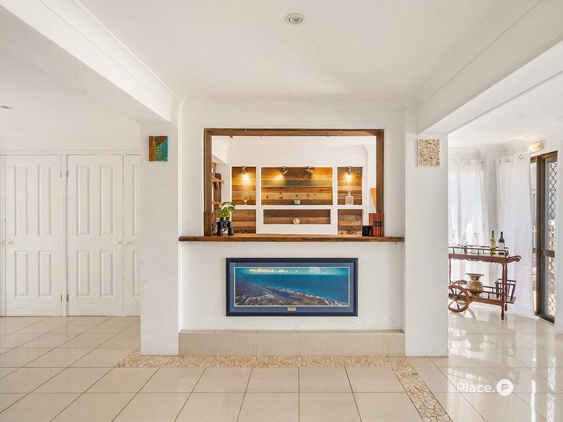 Photo - 70 Bayside Drive, Beachmere QLD 4510 - Image 7