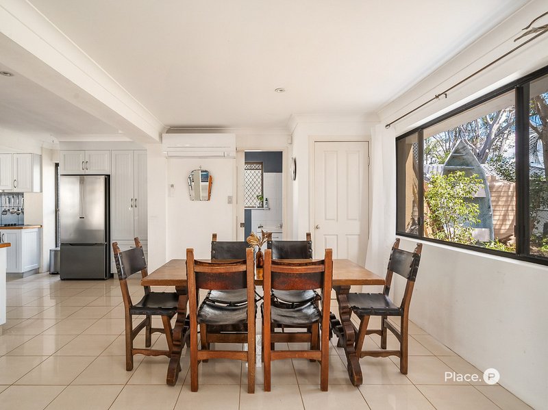Photo - 70 Bayside Drive, Beachmere QLD 4510 - Image 10