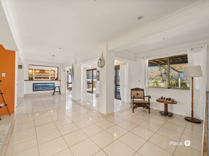 Photo - 70 Bayside Drive, Beachmere QLD 4510 - Image 12