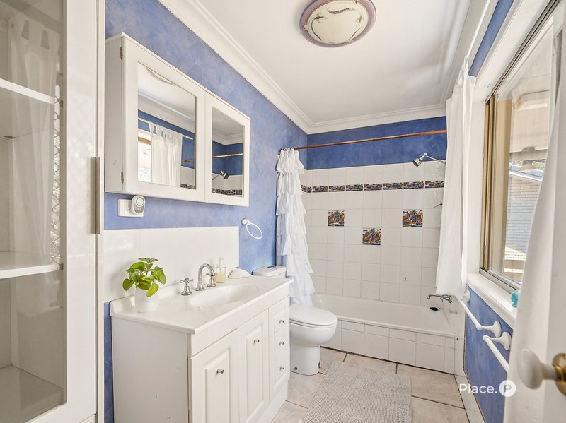 Photo - 70 Bayside Drive, Beachmere QLD 4510 - Image 19
