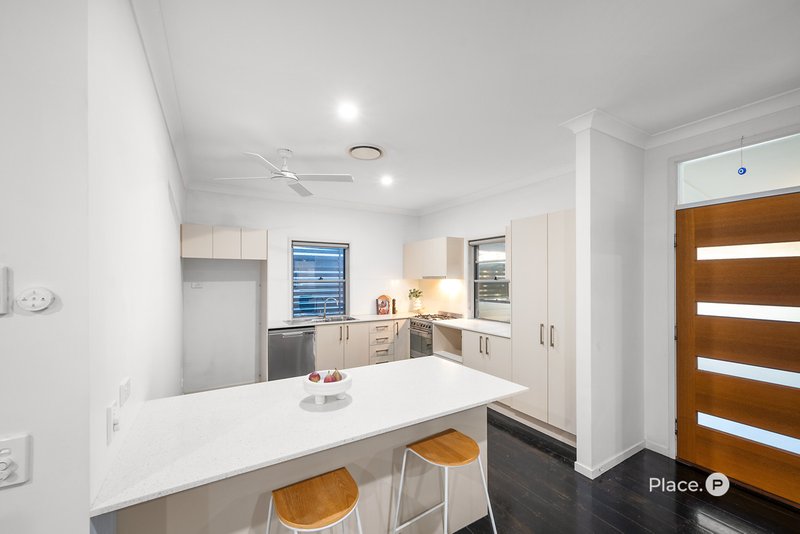 Photo - 70 Belgrave Street, Morningside QLD 4170 - Image 10