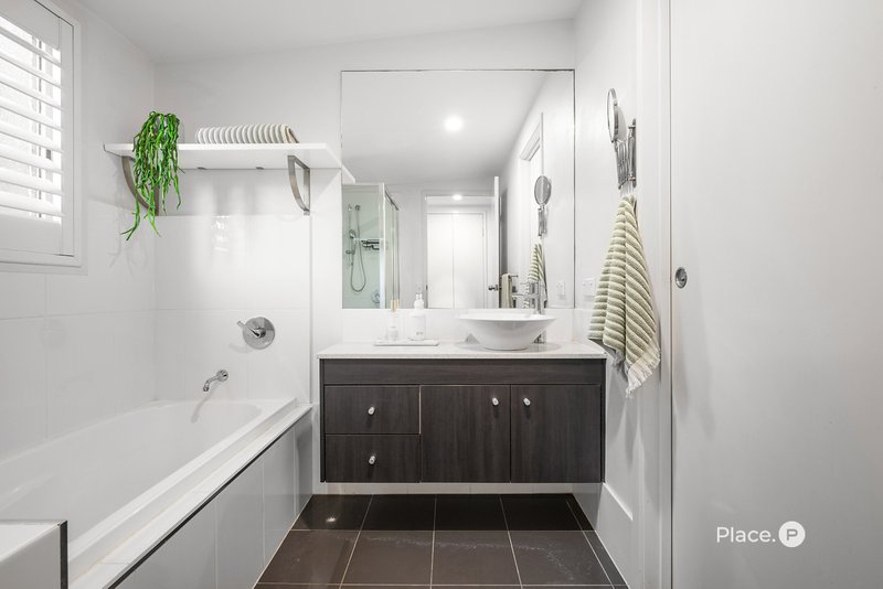Photo - 70 Belgrave Street, Morningside QLD 4170 - Image 15