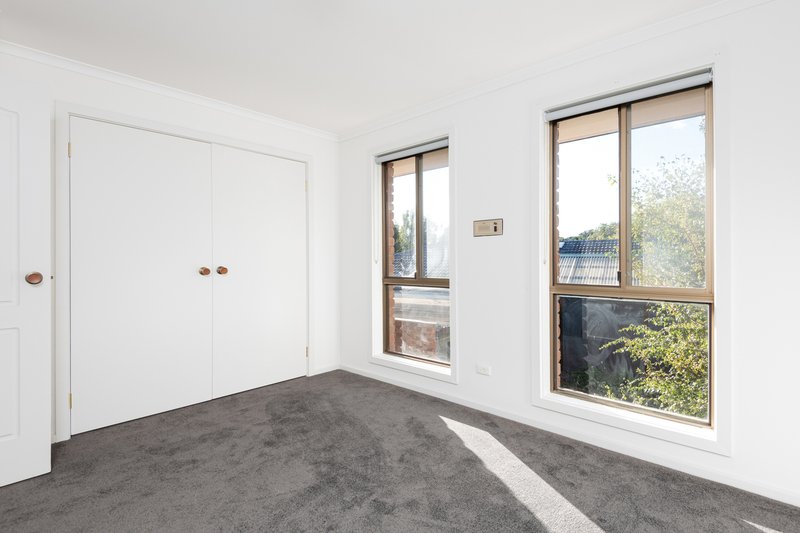 Photo - 70 Buckmaster Drive, Mill Park VIC 3082 - Image 6