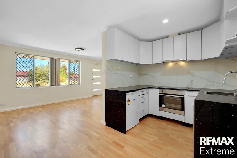 Photo - 70 Carisbrooke Street, Maddington WA 6109 - Image 7