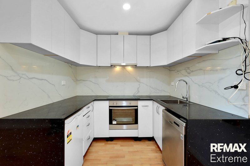 Photo - 70 Carisbrooke Street, Maddington WA 6109 - Image 8