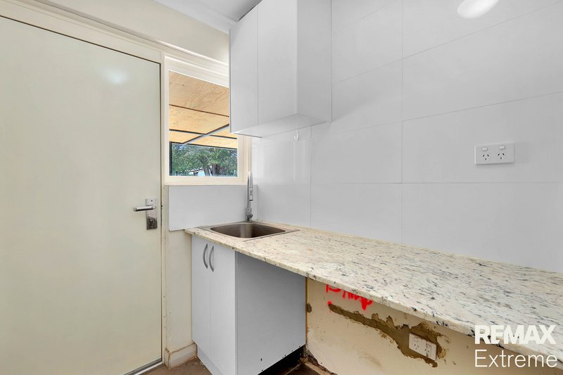 Photo - 70 Carisbrooke Street, Maddington WA 6109 - Image 17