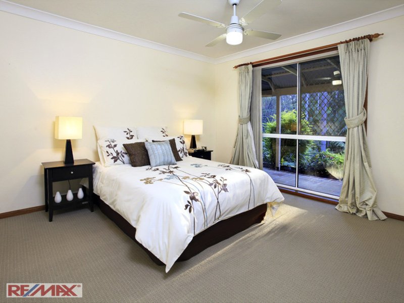 Photo - 70 Cashmere Lane, Cashmere QLD 4500 - Image 12