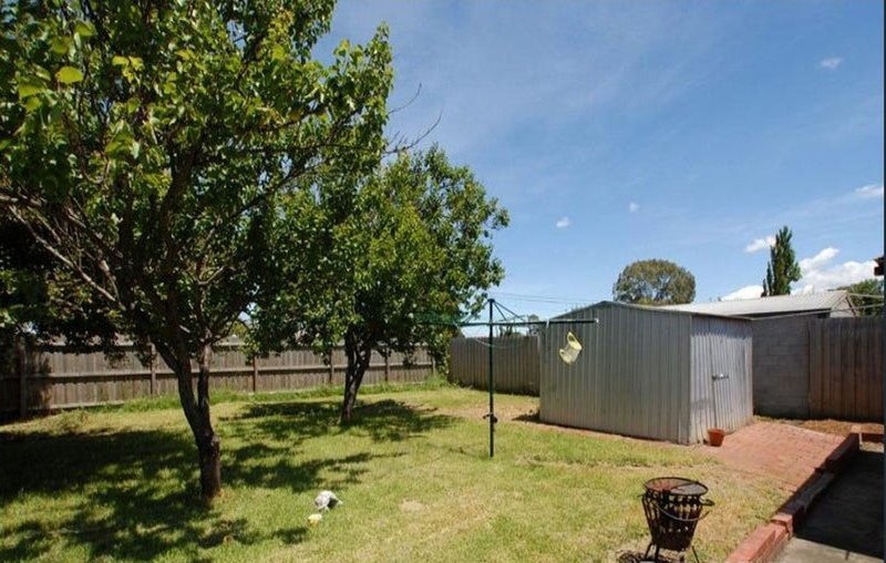 Photo - 70 Clairmont Avenue, Cranbourne VIC 3977 - Image 10