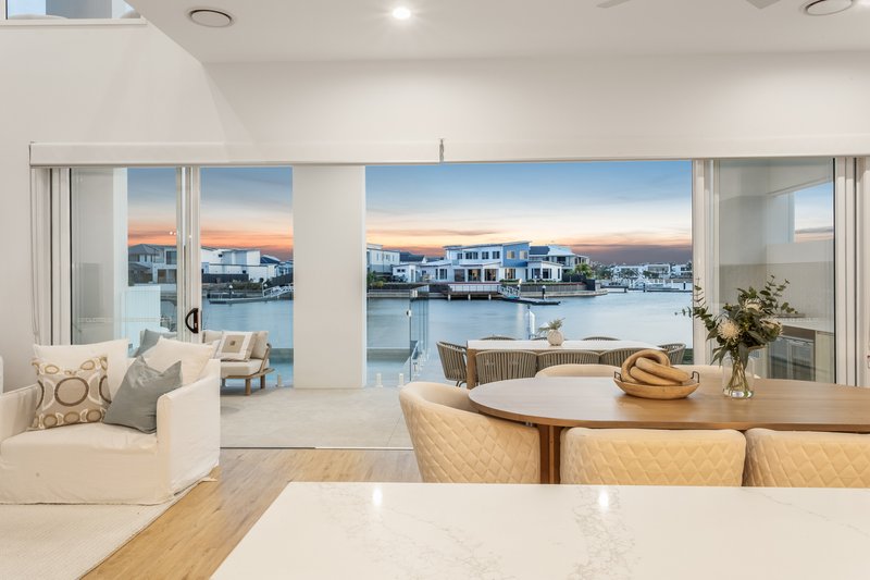 70 Coolum Parade, Newport QLD 4020