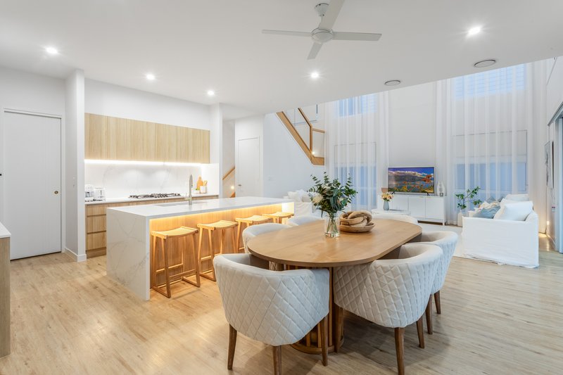 Photo - 70 Coolum Parade, Newport QLD 4020 - Image 9