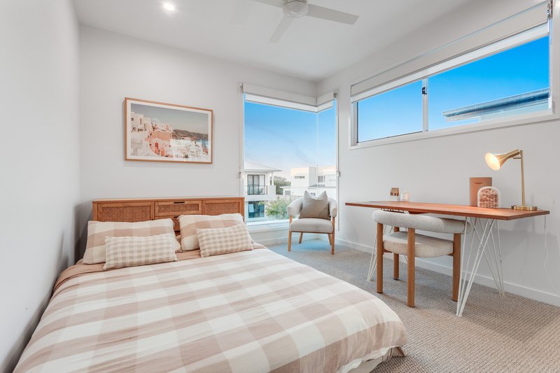 Photo - 70 Coolum Parade, Newport QLD 4020 - Image 27