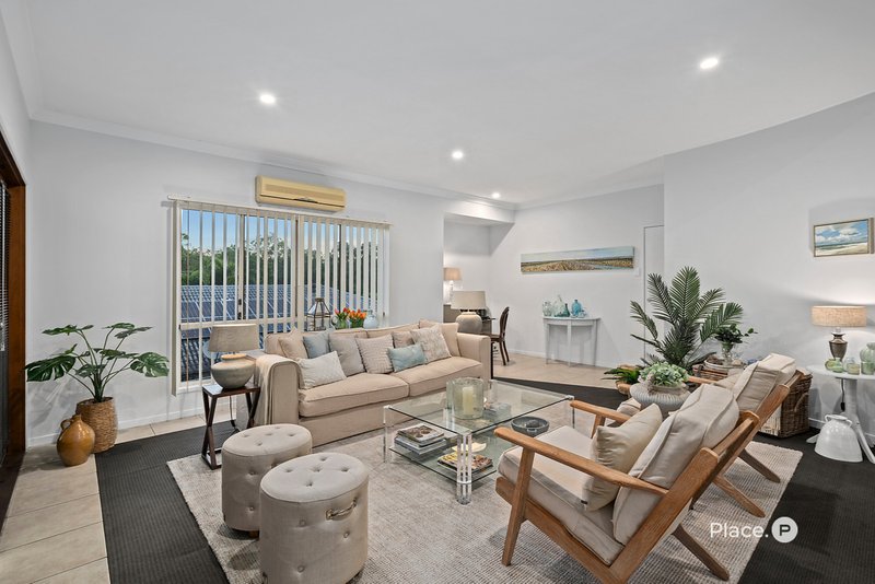Photo - 70 Corvus Drive, Cashmere QLD 4500 - Image 4