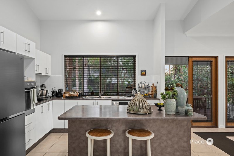 Photo - 70 Corvus Drive, Cashmere QLD 4500 - Image 7