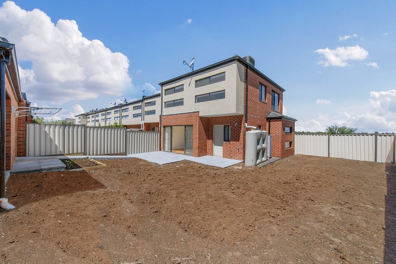 Photo - 70 Cunningham Chase, Burnside Heights VIC 3023 - Image 11