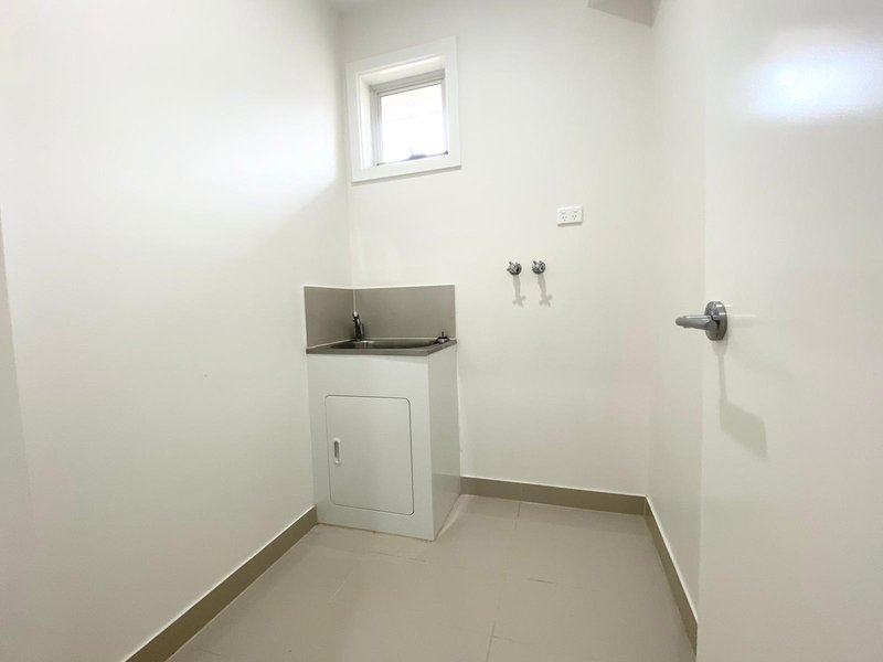 Photo - 70 Dudley Street, Wallan VIC 3756 - Image 4