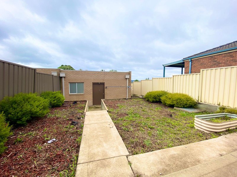 Photo - 70 Dudley Street, Wallan VIC 3756 - Image 11
