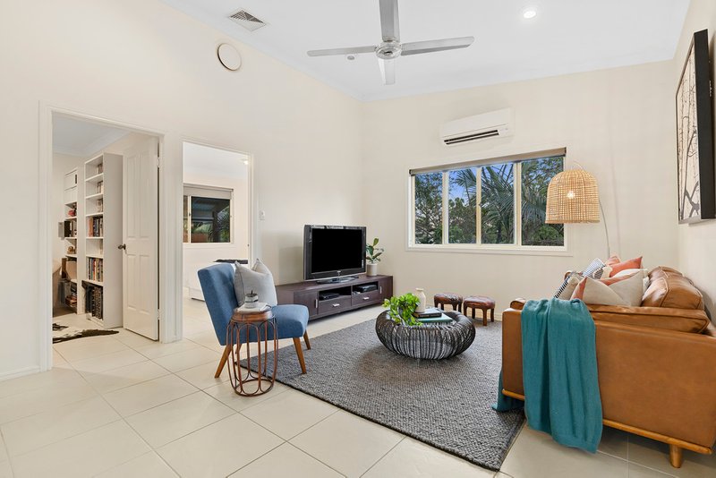 Photo - 70 Falconglen Place, Ferny Grove QLD 4055 - Image 5