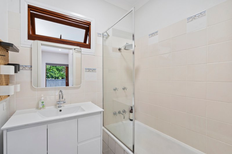 Photo - 70 Fegen Drive, Moorooka QLD 4105 - Image 11