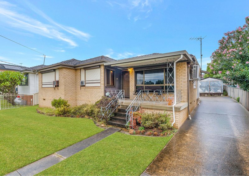 Photo - 70 Ferngrove Road, Canley Heights NSW 2166 - Image 5