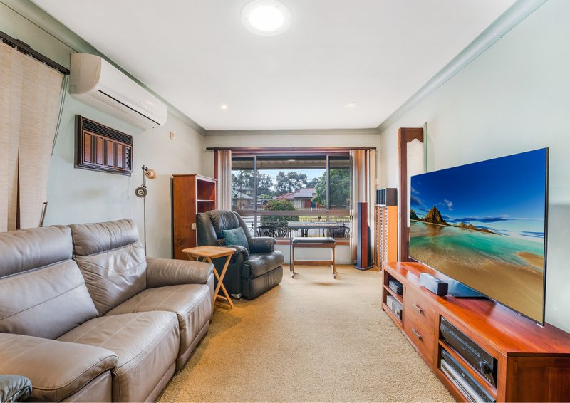 Photo - 70 Ferngrove Road, Canley Heights NSW 2166 - Image 8