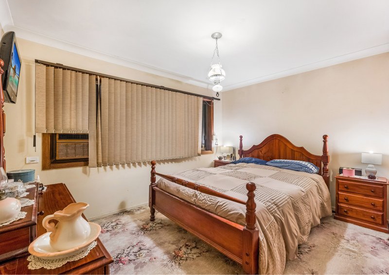Photo - 70 Ferngrove Road, Canley Heights NSW 2166 - Image 11