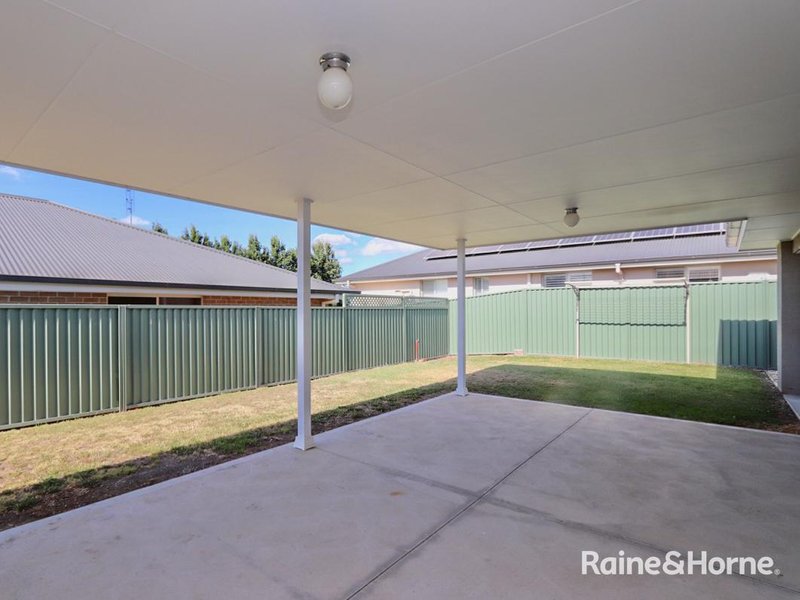 Photo - 70 Freeman Circuit, Llanarth NSW 2795 - Image 13