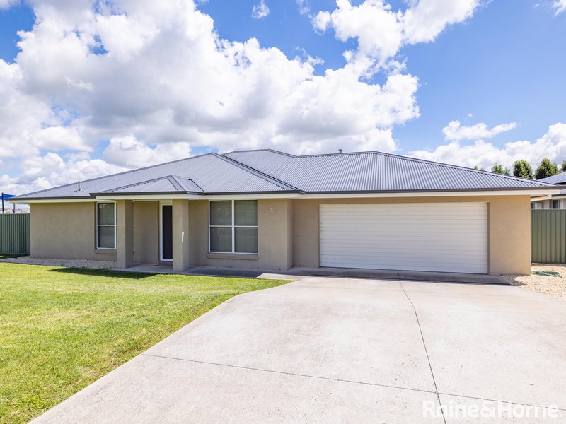 Photo - 70 Freeman Circuit, Llanarth NSW 2795 - Image 16