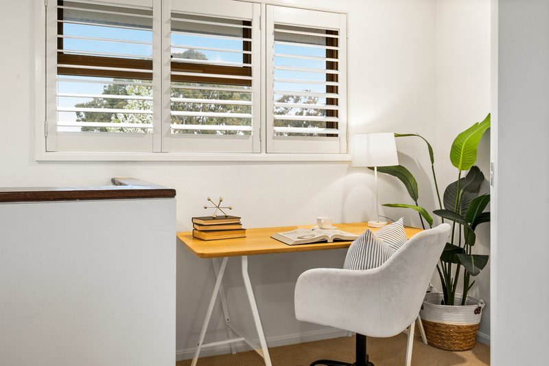 Photo - 70 Frontier Avenue, Greenvale VIC 3059 - Image 9