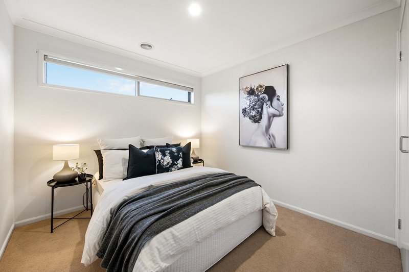 Photo - 70 Frontier Avenue, Greenvale VIC 3059 - Image 12