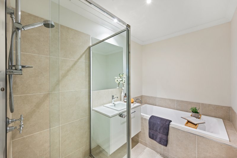 Photo - 70 Frontier Avenue, Greenvale VIC 3059 - Image 13
