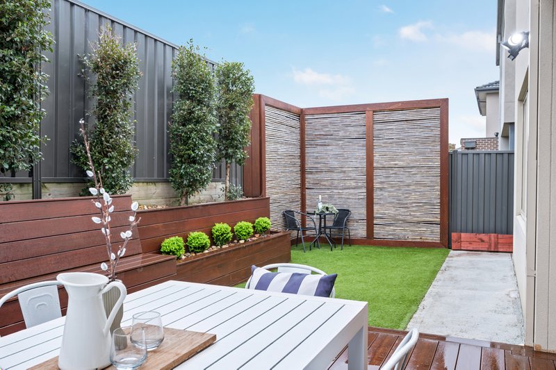 Photo - 70 Frontier Avenue, Greenvale VIC 3059 - Image 17