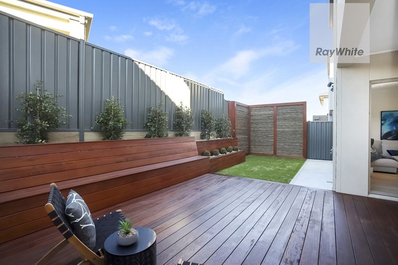 Photo - 70 Frontier Avenue, Greenvale VIC 3059 - Image 17