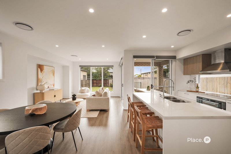 Photo - 70 Gatling Road, Cannon Hill QLD 4170 - Image 2
