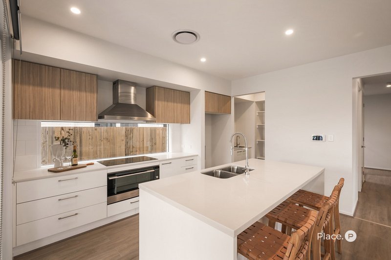 Photo - 70 Gatling Road, Cannon Hill QLD 4170 - Image 6