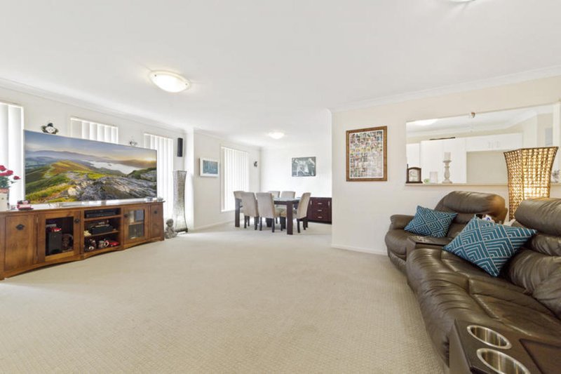 Photo - 70 Georgia Drive, Hamlyn Terrace NSW 2259 - Image 3