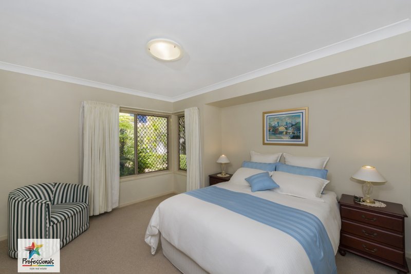 Photo - 70 Golden Oak Crescent, Carindale QLD 4152 - Image 11