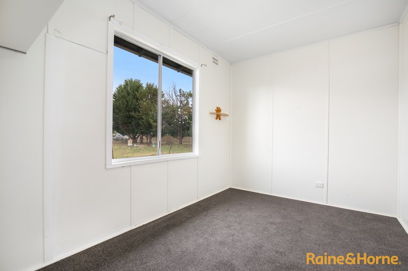 Photo - 70 Hardinge Street, South Guyra NSW 2365 - Image 6