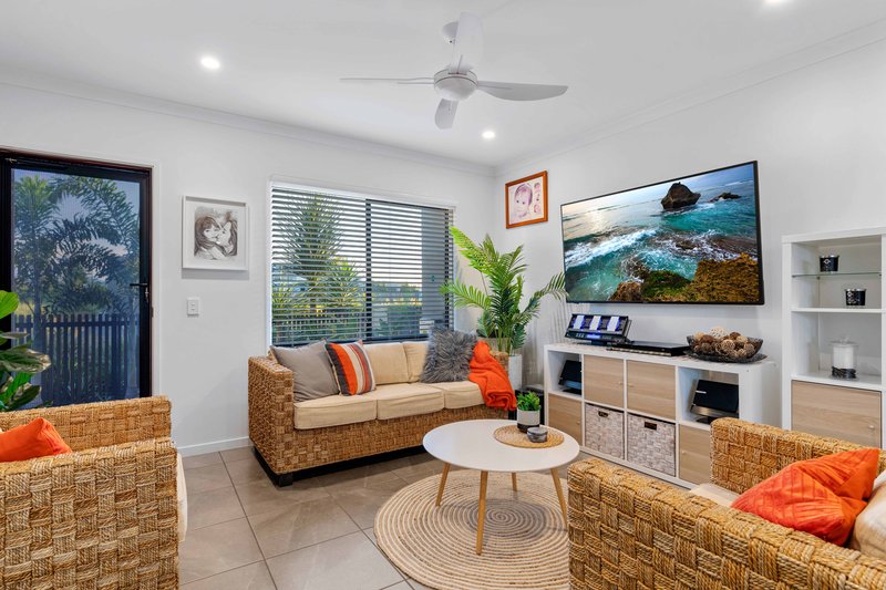 Photo - 70 Harmony Boulevard, Palmview QLD 4553 - Image 2