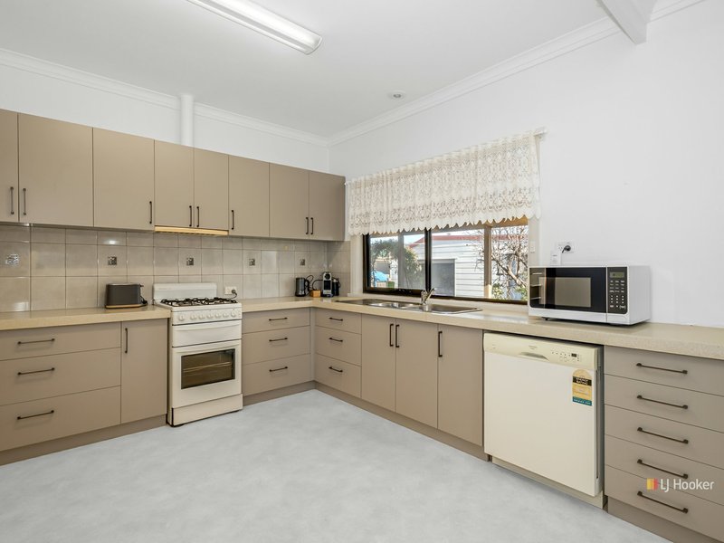 Photo - 70 Hiller Street, Devonport TAS 7310 - Image 2